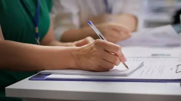 Concediile medicale în 2026: ce trebuie să știe clinicile și cabinetele veterinare despre noile modificări pregătite de Guvern