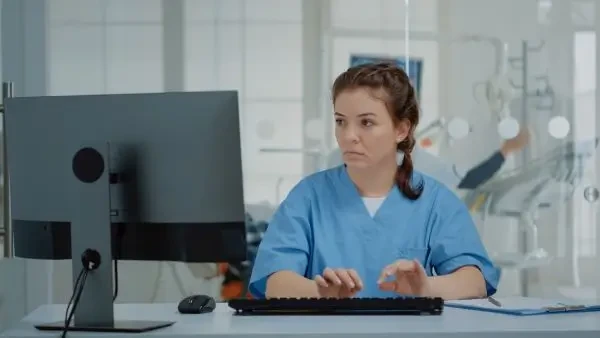 Inteligența artificială intră oficial în educația veterinară: două studii arată cum se schimbă formarea viitorilor medici veterinari